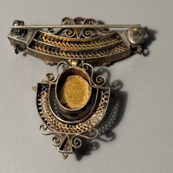Elegant Victorian “Etruscan Revival” broach - Picture 8 of 10
